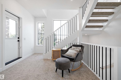 7505 Rowland Road, Edmonton, AB - Indoor Photo Showing Other Room