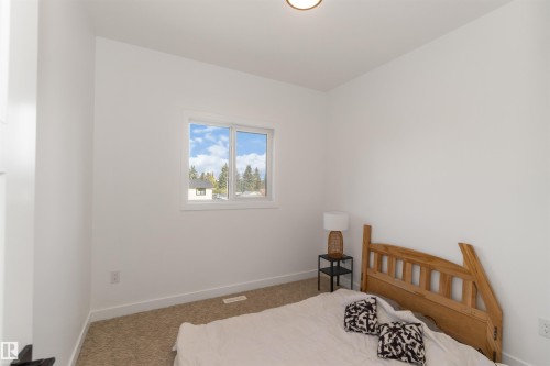 7505 Rowland Road, Edmonton, AB - Indoor Photo Showing Bedroom