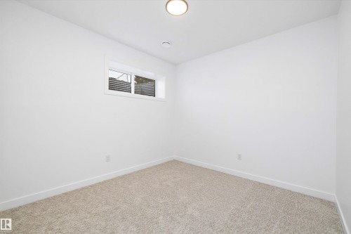 7505 Rowland Road, Edmonton, AB - Indoor Photo Showing Other Room