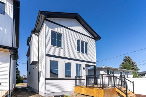 7505 Rowland Road, Edmonton, AB - Outdoor