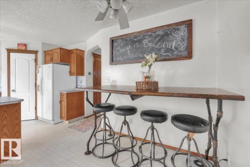 6107 159 Avenue, Edmonton, AB - Indoor Photo Showing Kitchen