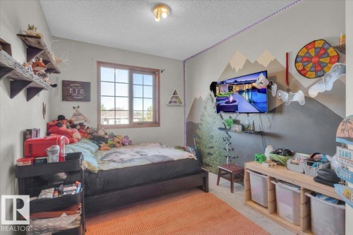 6107 159 Avenue, Edmonton, AB - Indoor Photo Showing Bedroom