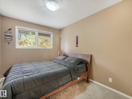 37 52249 Range Road 233, Rural Strathcona County, AB - Indoor Photo Showing Bedroom