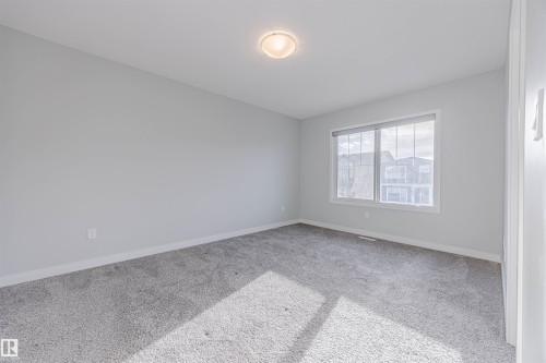 1745 Plum Crescent, Edmonton, AB - Indoor Photo Showing Other Room