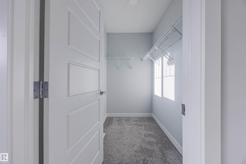 1745 Plum Crescent, Edmonton, AB - Indoor Photo Showing Other Room