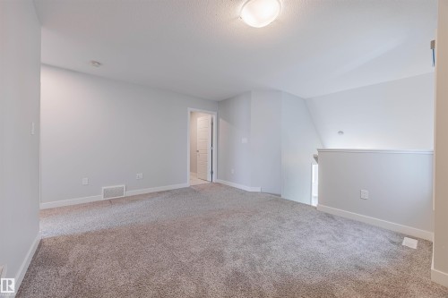 1745 Plum Crescent, Edmonton, AB - Indoor Photo Showing Other Room