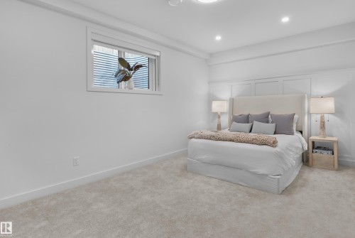 14018 104 Avenue, Edmonton, AB - Indoor Photo Showing Bedroom