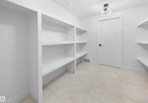 14018 104 Avenue, Edmonton, AB - Indoor With Storage