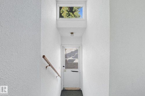 329 10404 24 Avenue, Edmonton, AB - Indoor Photo Showing Other Room