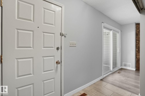 329 10404 24 Avenue, Edmonton, AB - Indoor Photo Showing Other Room
