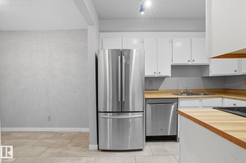 329 10404 24 Avenue, Edmonton, AB - Indoor Photo Showing Kitchen