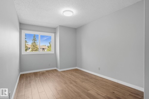 329 10404 24 Avenue, Edmonton, AB - Indoor Photo Showing Other Room