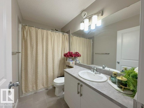 4303 Prowse Link, Edmonton, AB - Indoor Photo Showing Bathroom