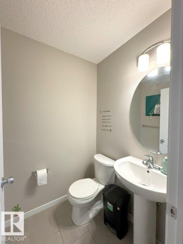 4303 Prowse Link, Edmonton, AB - Indoor Photo Showing Bathroom