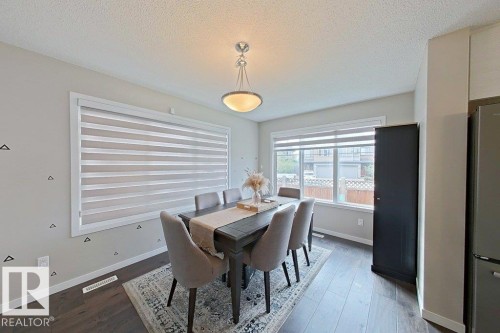 4303 Prowse Link, Edmonton, AB - Indoor Photo Showing Dining Room