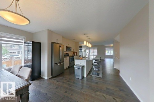 4303 Prowse Link, Edmonton, AB - Indoor