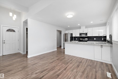 10409 148 Street, Edmonton, AB - Indoor Photo Showing Kitchen