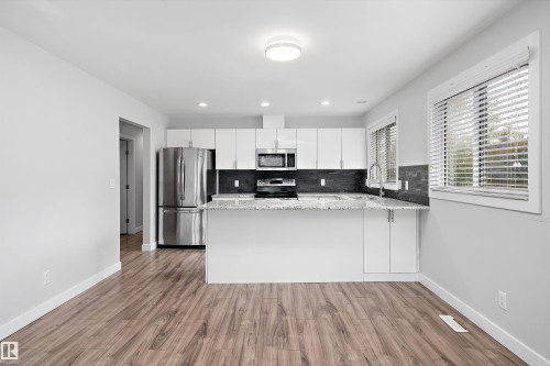 10409 148 Street, Edmonton, AB - Indoor Photo Showing Kitchen