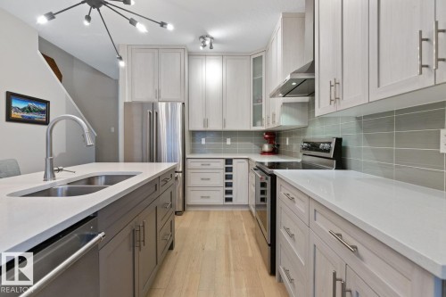 9535 155 Street, Edmonton, AB - Indoor Photo Showing Kitchen With Double Sink With Upgraded Kitchen