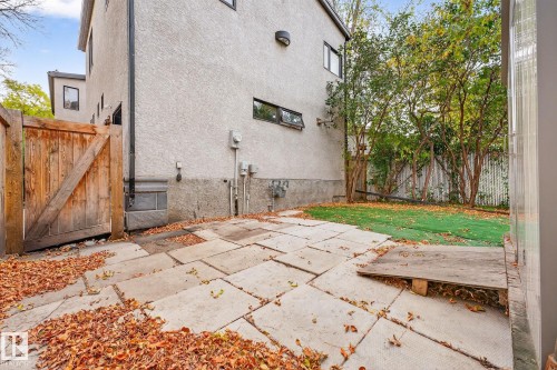 8860 93 Street, Edmonton, AB - Outdoor