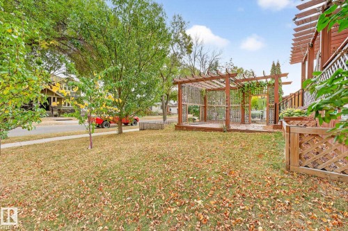 8860 93 Street, Edmonton, AB - Outdoor