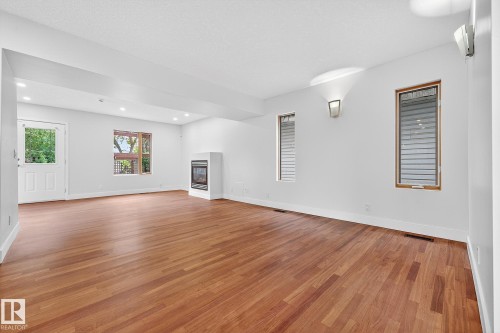 8860 93 Street, Edmonton, AB - Indoor Photo Showing Other Room