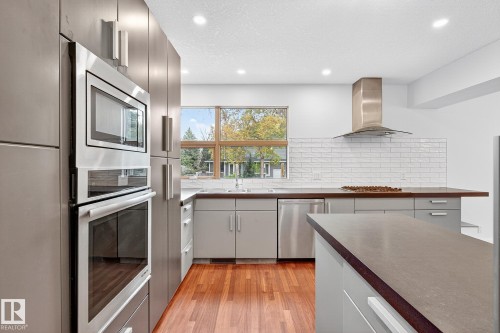 8860 93 Street, Edmonton, AB - Indoor Photo Showing Kitchen With Upgraded Kitchen