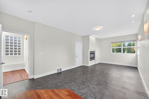 8860 93 Street, Edmonton, AB - Indoor Photo Showing Other Room