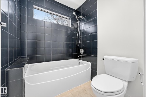 8860 93 Street, Edmonton, AB - Indoor Photo Showing Bathroom