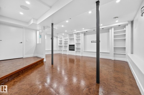 8860 93 Street, Edmonton, AB - Indoor Photo Showing Other Room