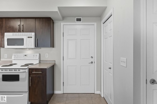 313 6925 199 Street, Edmonton, AB - Indoor Photo Showing Kitchen