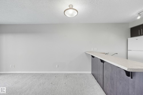 313 6925 199 Street, Edmonton, AB - Indoor