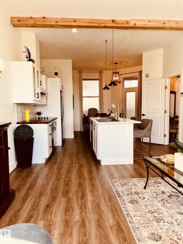 443 10403 122 Street, Edmonton, AB - Indoor