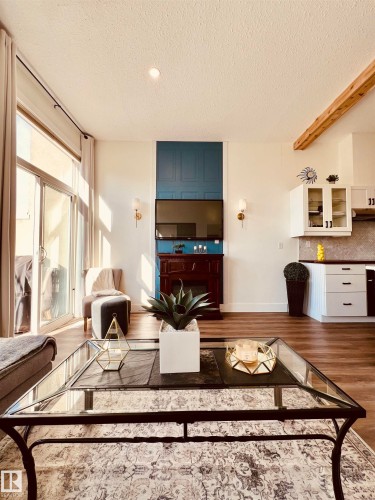 443 10403 122 Street, Edmonton, AB - Indoor Photo Showing Living Room