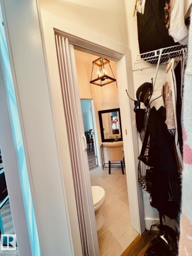 443 10403 122 Street, Edmonton, AB - Indoor