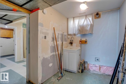 12116 48 Street, Edmonton, AB - Indoor