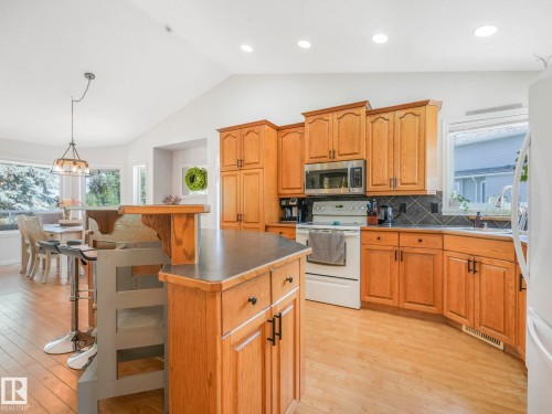 138 Pipestone Manor, Millet, AB - Indoor Photo Showing Kitchen With Double Sink