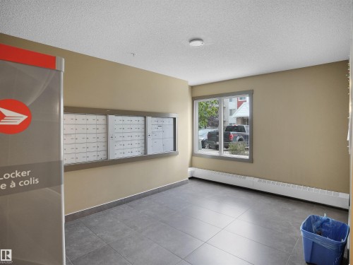 101 2207 44 Avenue, Edmonton, AB - Indoor Photo Showing Other Room