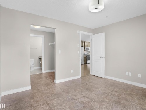 101 2207 44 Avenue, Edmonton, AB - Indoor Photo Showing Other Room