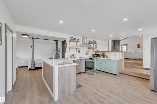 3602 50 Ave, Sylvan Lake, AB - Indoor Photo Showing Kitchen