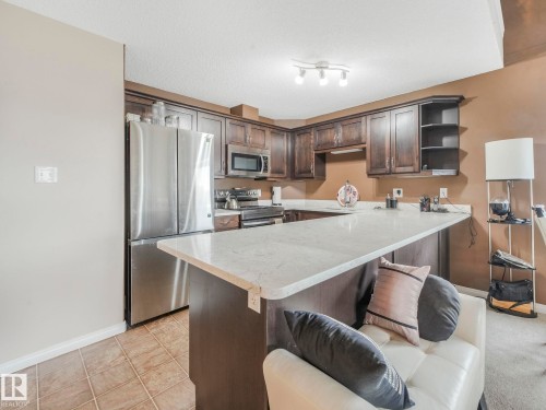 435 1520 Hammond Gate, Edmonton, AB - Indoor Photo Showing Kitchen