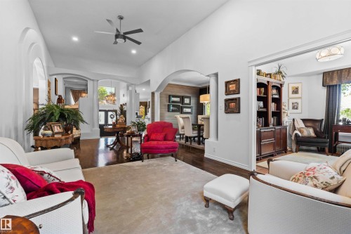 22 Prestige Point(E), Edmonton, AB - Indoor Photo Showing Living Room