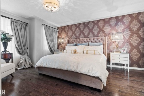 22 Prestige Point(E), Edmonton, AB - Indoor Photo Showing Bedroom