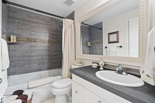 22 Prestige Point(E), Edmonton, AB - Indoor Photo Showing Bathroom