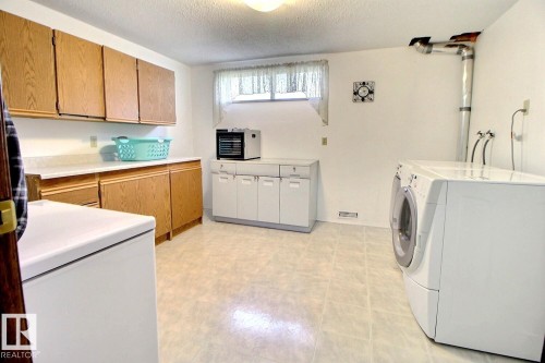 96 23516 Twp Road 560, Rural Sturgeon County, AB - Indoor Photo Showing Laundry Room