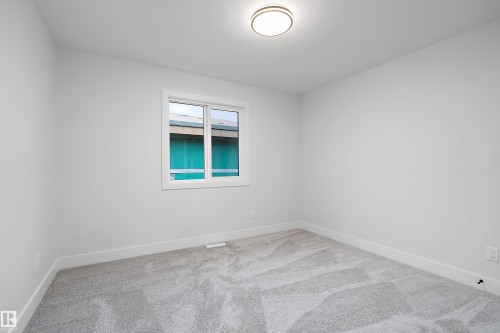 6890 Knox Loop, Edmonton, AB - Indoor Photo Showing Other Room