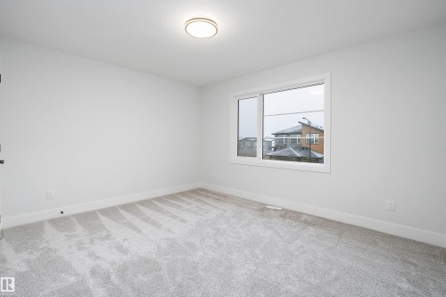 6890 Knox Loop, Edmonton, AB - Indoor Photo Showing Other Room