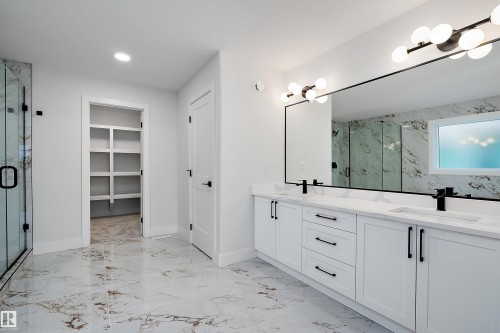 6890 Knox Loop, Edmonton, AB - Indoor Photo Showing Bathroom