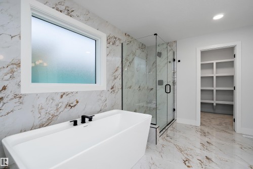 6890 Knox Loop, Edmonton, AB - Indoor Photo Showing Bathroom