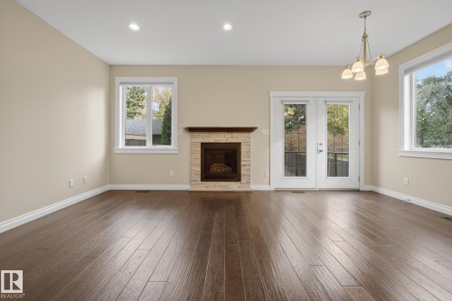 11106 76 Avenue, Edmonton, AB - Indoor Photo Showing Living Room With Fireplace